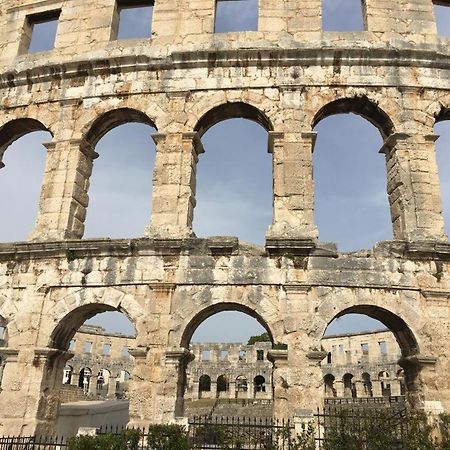 Luxury Old Town Apartment Pula Exterior foto