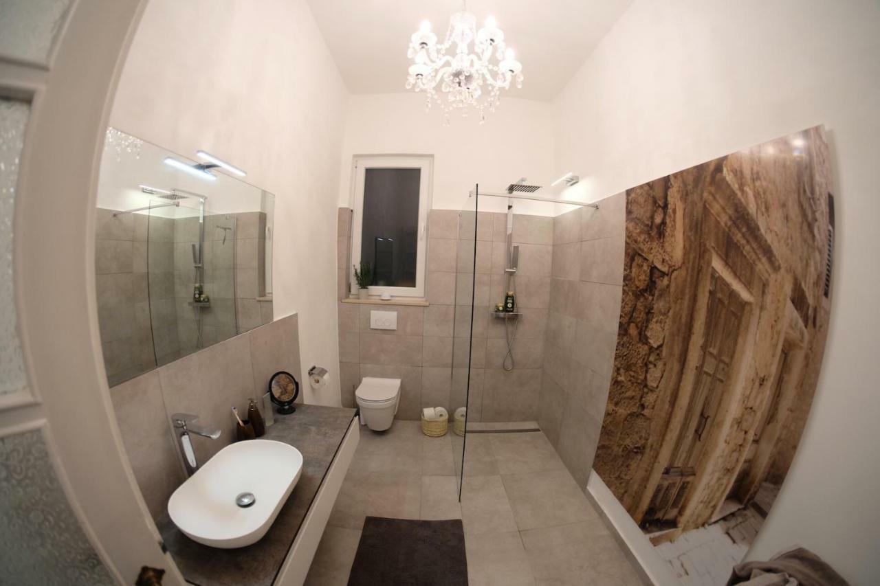 Luxury Old Town Apartment Pula Exterior foto